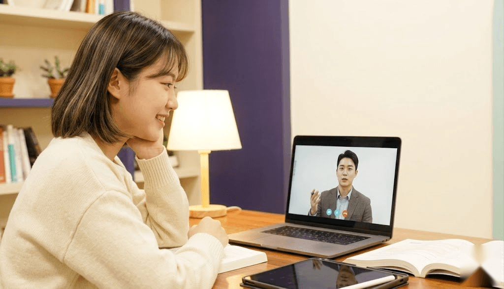 방문 수업과 화상 수업 장면